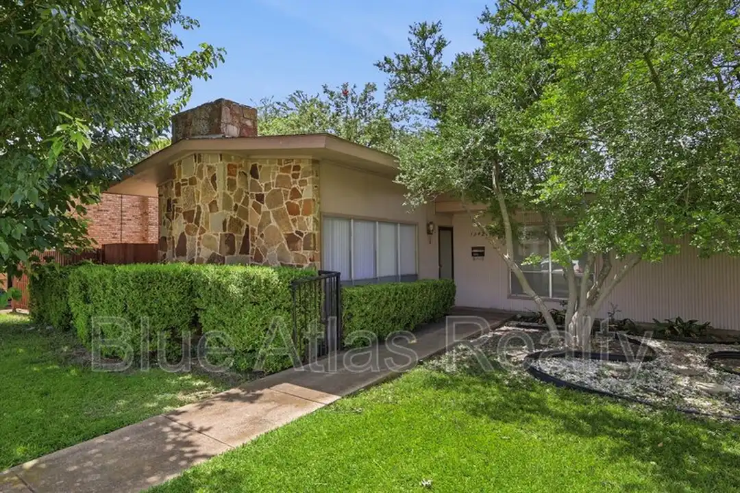 13424 Blossomheath Ln - View 3