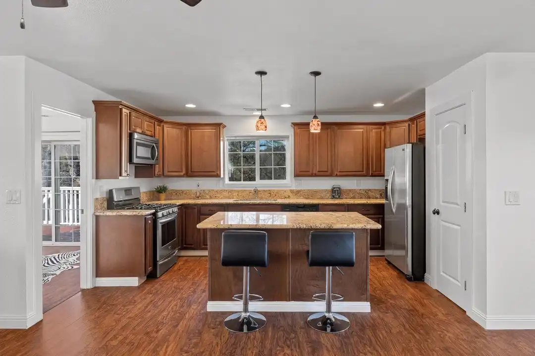 1152 Acorn St - View 2