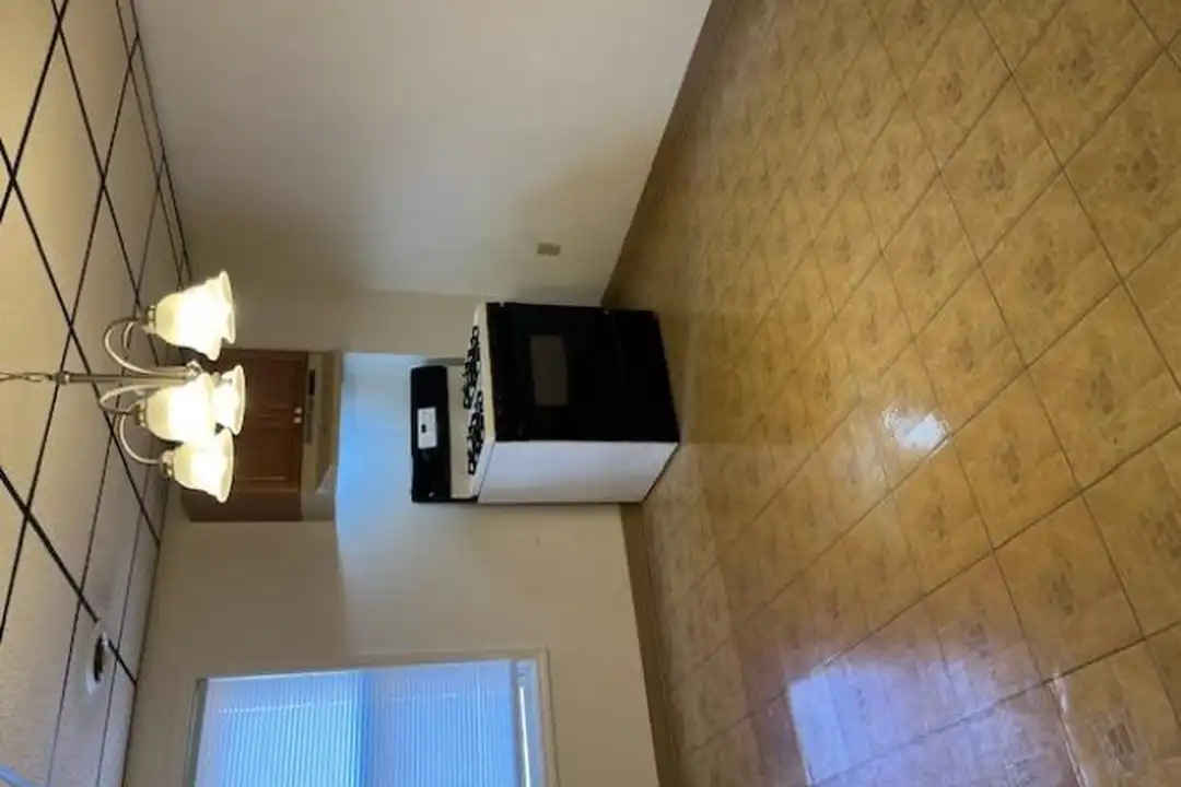 216 McKean Ave - View 3