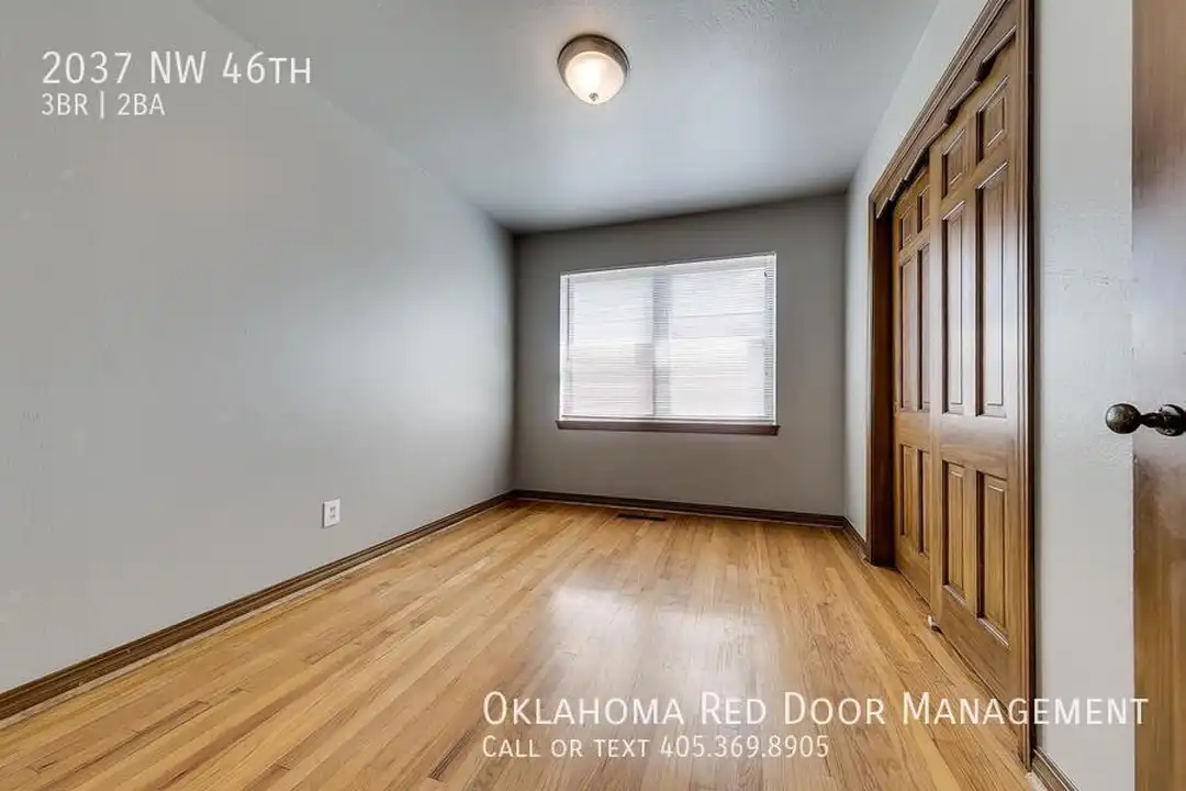 2037 NW 46th St - View 6