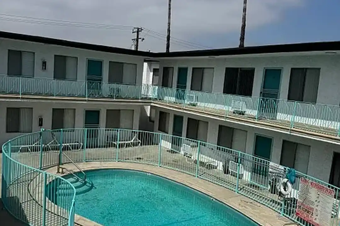 Gallatin Apartments - View 2