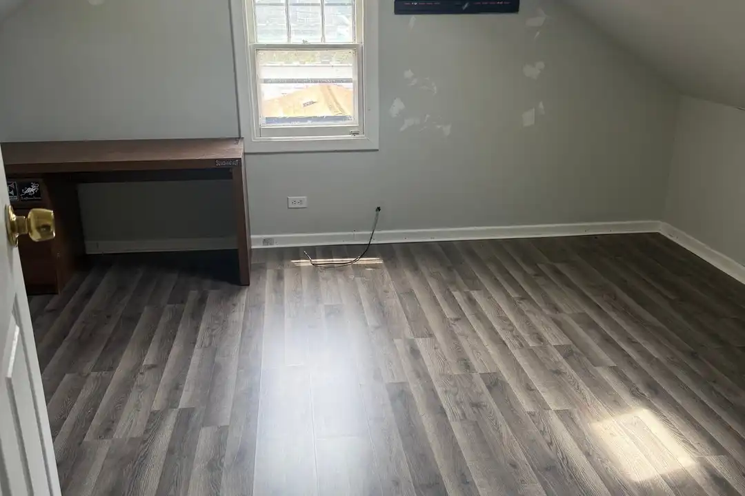 2439 W Byron St - View 6