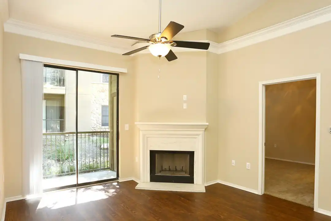 6707 Brodie Ln - View 2