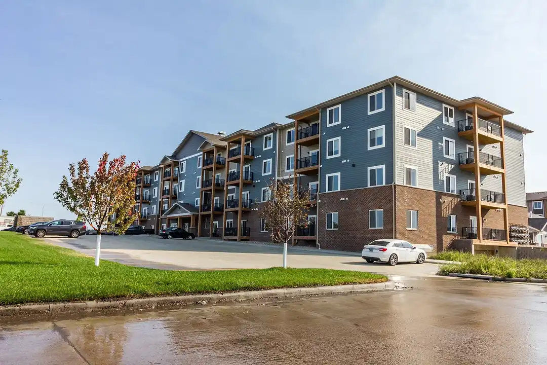 Welcome to Huntington Village - View 3