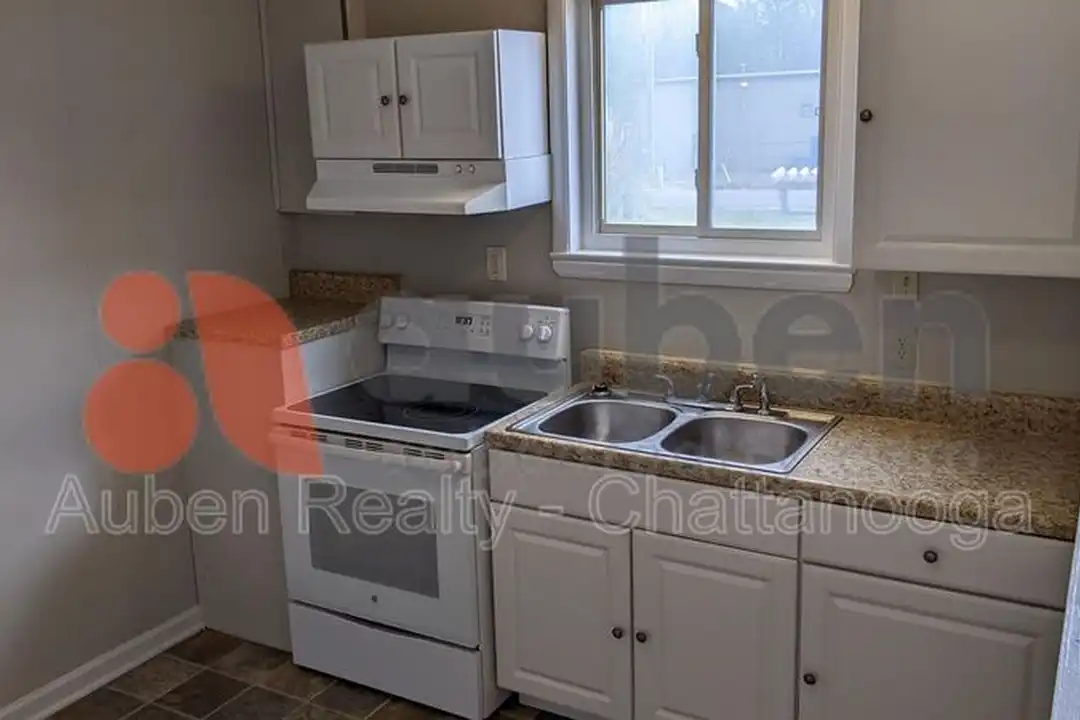 566 Julian Rd - View 4