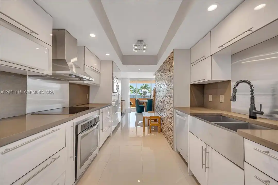 10175 Collins Ave #102 - More