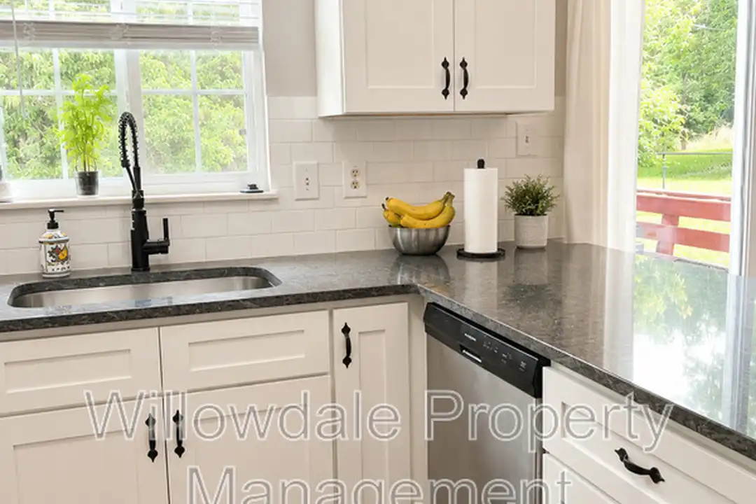 2140 Mariner Cir - View 3