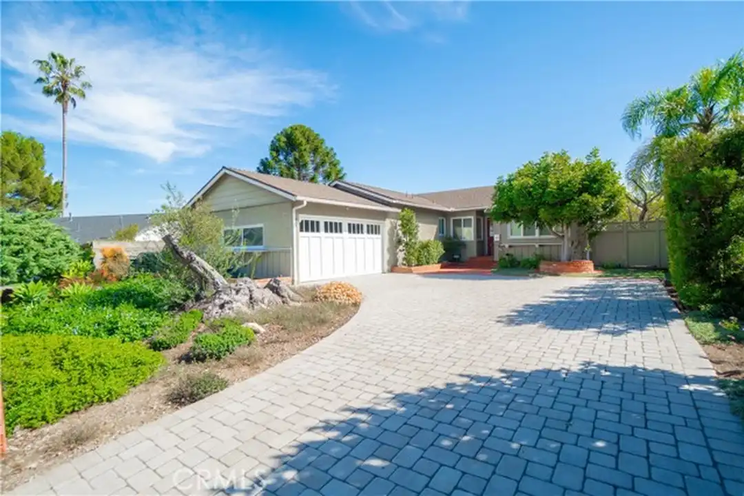 29312 S Highmore Ave - View 2