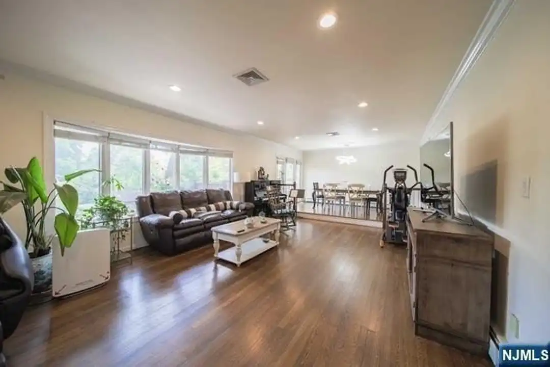 4 Mellon Ln - View 6