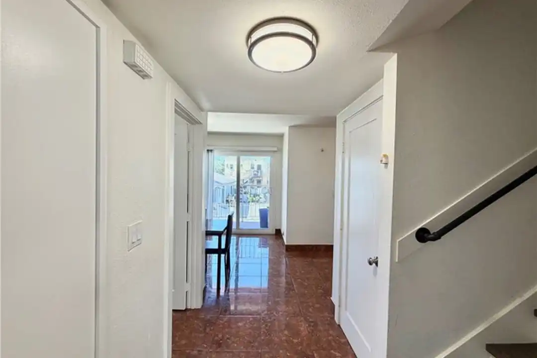 1477 W 20th St unit 7 - View 6