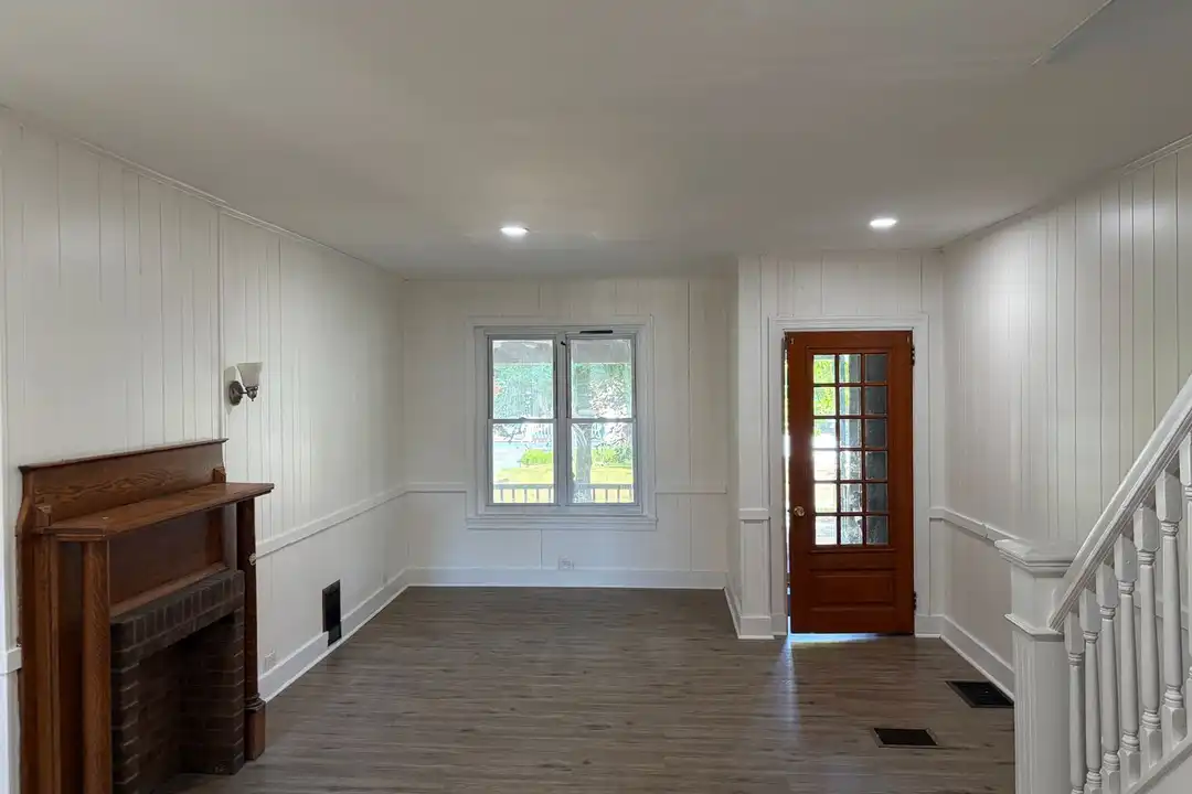 512 1/2 N Charlotte St - View 2