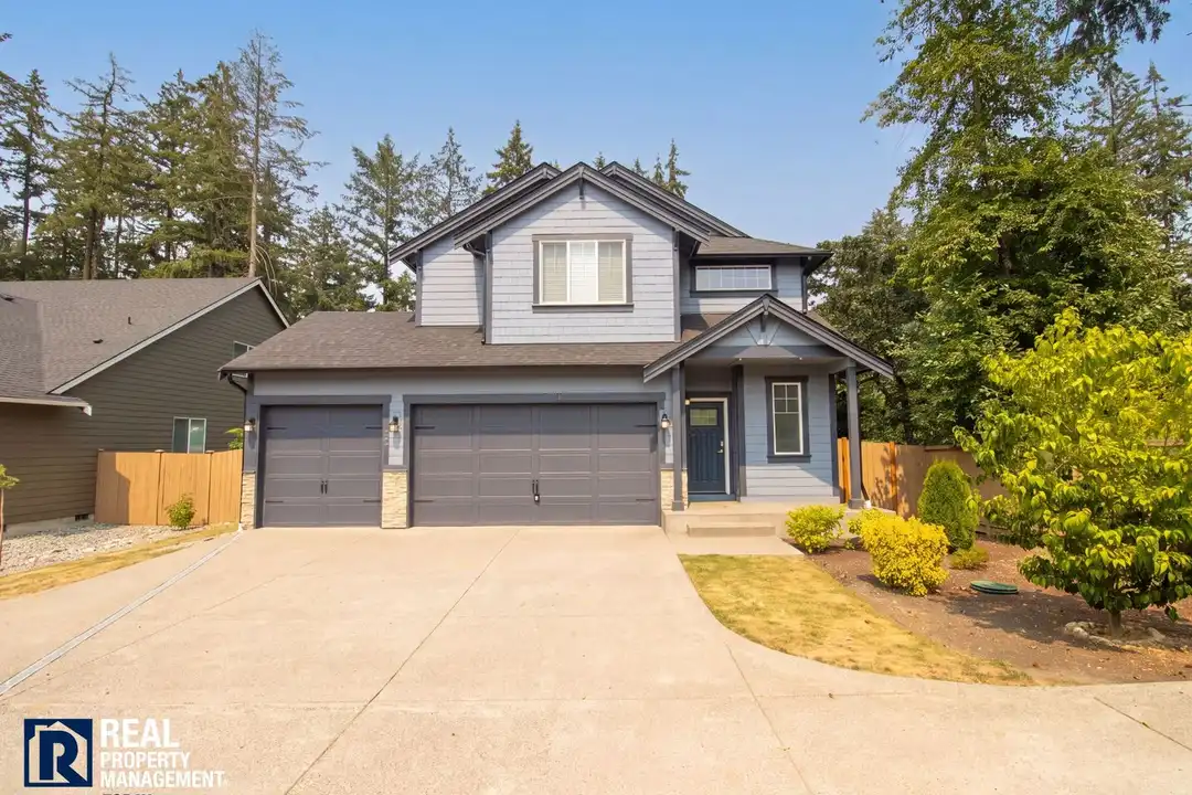 909 161st St Ct E – photo 1 of 26