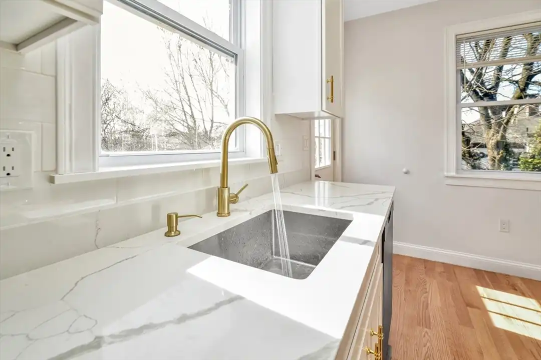 Apartment in Boston, Mattapan - View 4