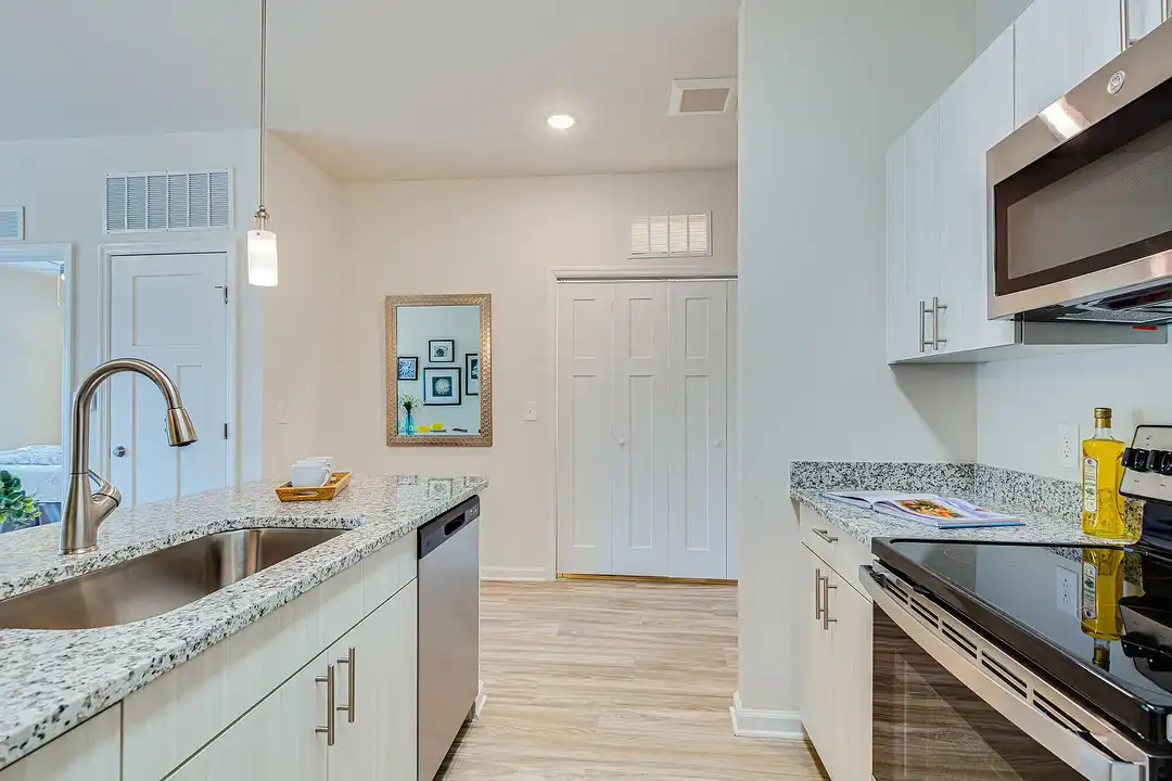 Apartment in Antioch - View 5