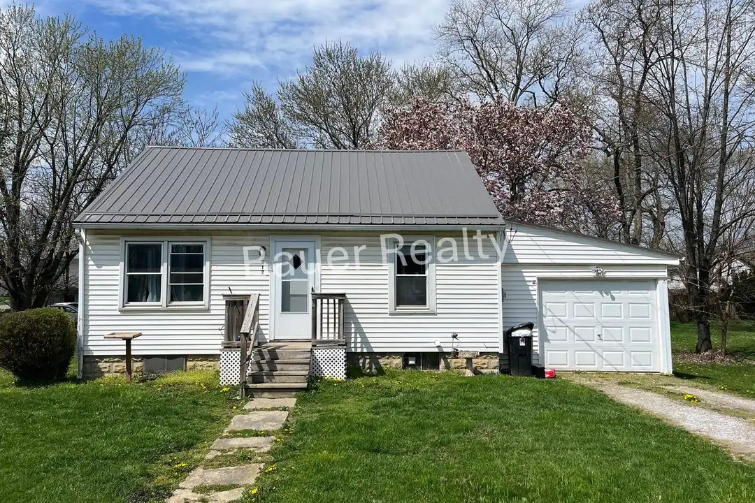 912 Grove Ave – photo 1 of 15