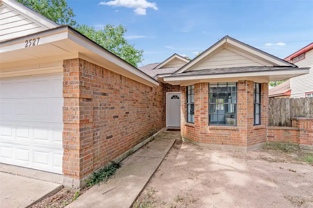 2527 Silver Trumpet Dr - View 5