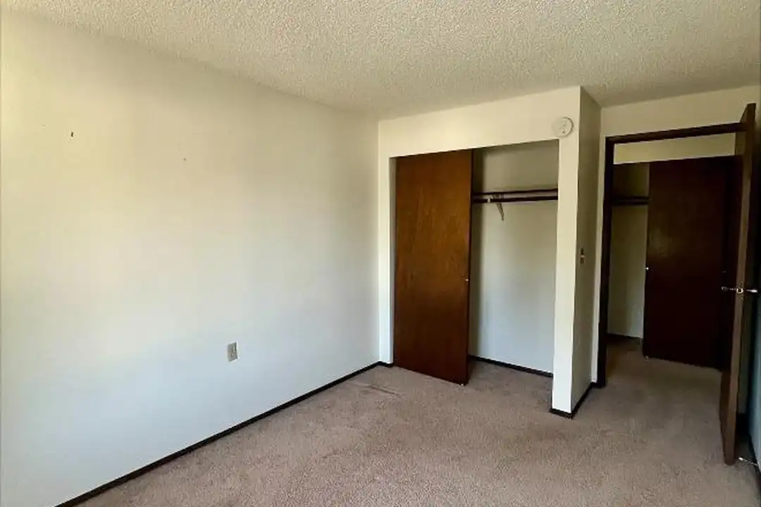 5775 Golden Eagle Dr - View 2