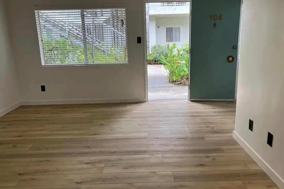 2535 Kansas Ave - View 2
