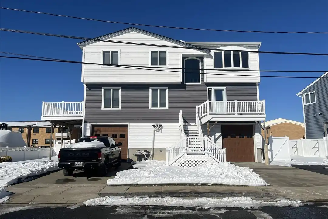 50 Florence Ave – photo 1 of 23
