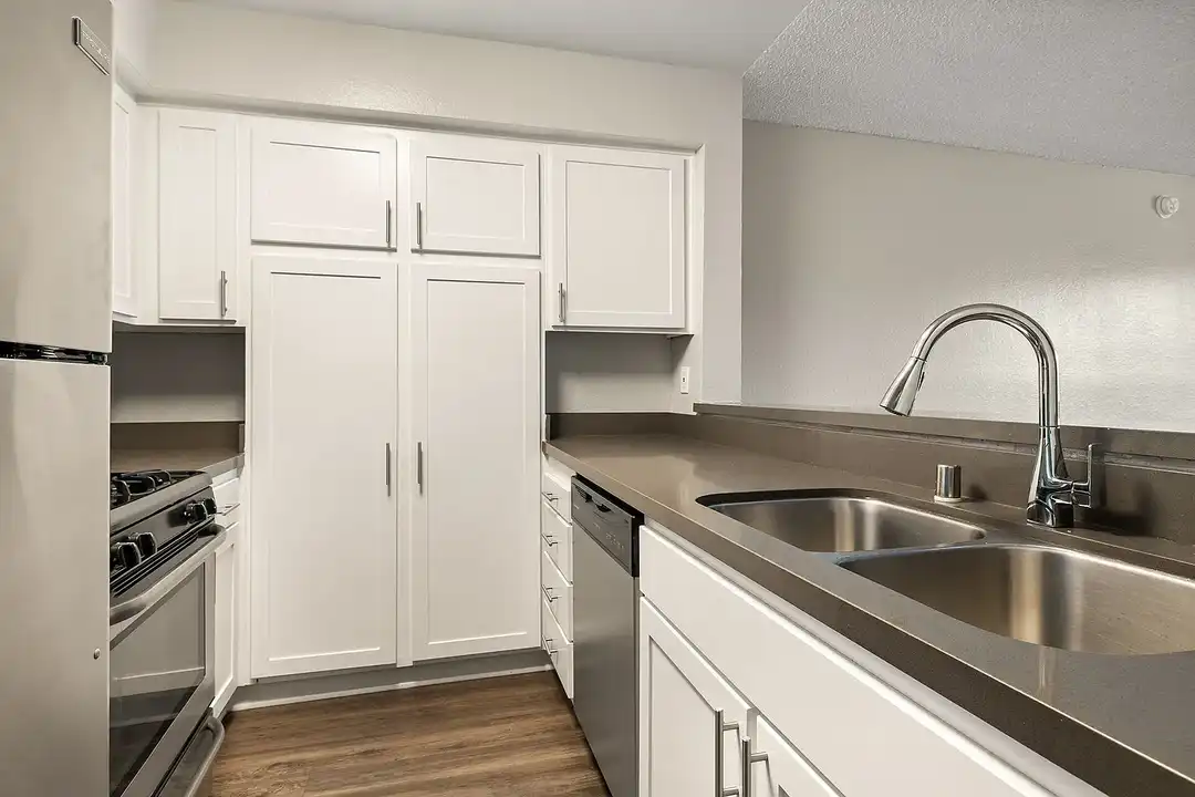 Apartment in Los Angeles, Studio City - View 4