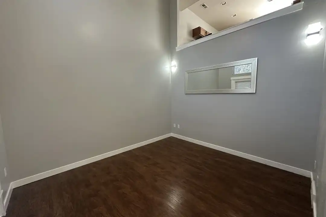 Apartment in South Jordan - View 3