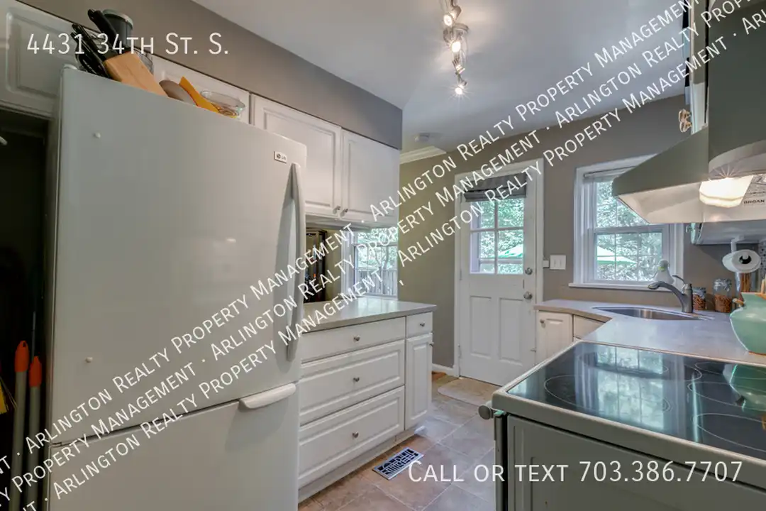 4431 34th St S - More