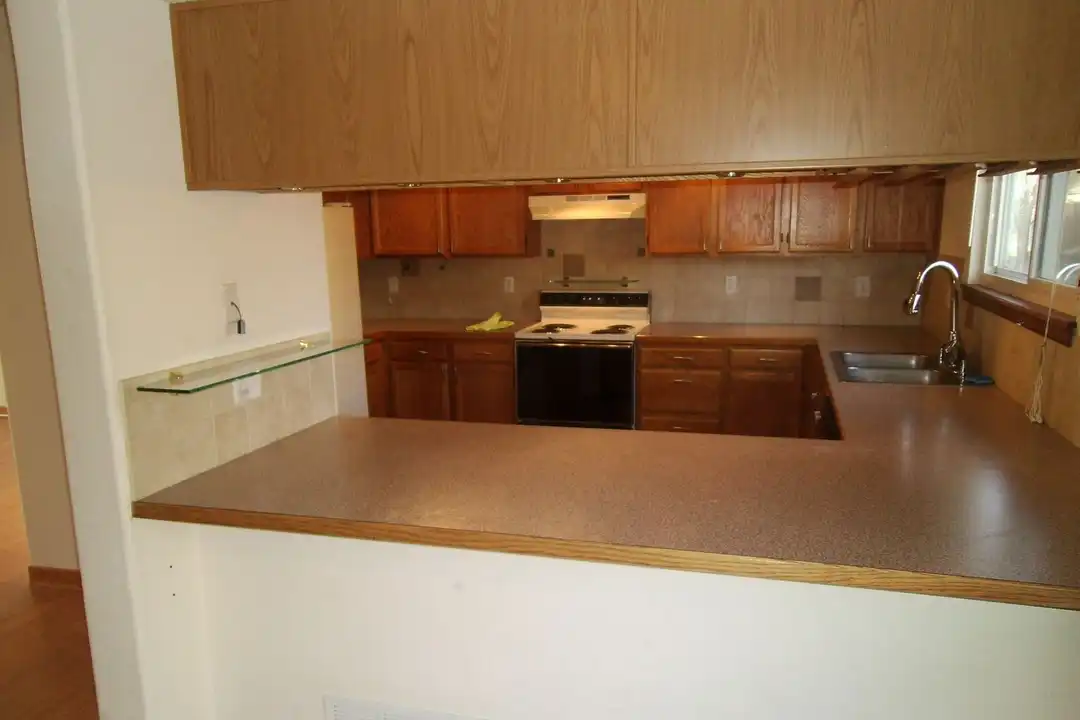 13482 Glen Cir - View 5
