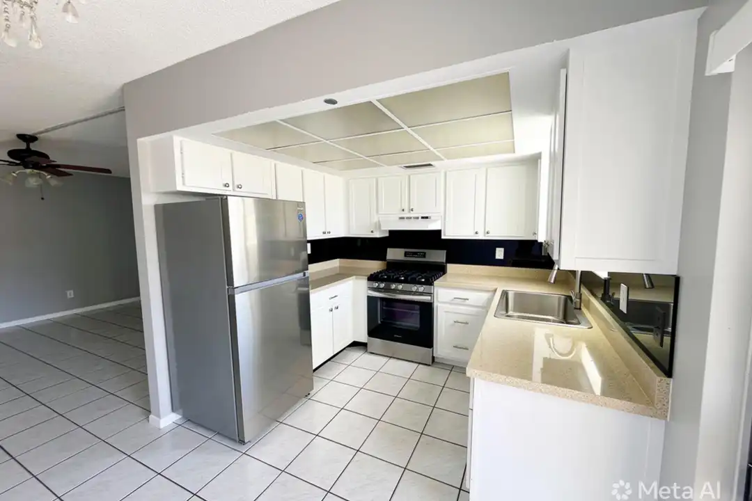 320 SW 1st St - View 5