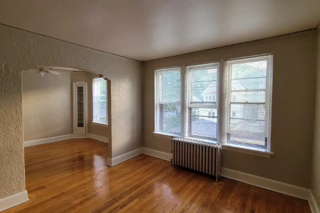 2937 N Bartlett Ave - View 5