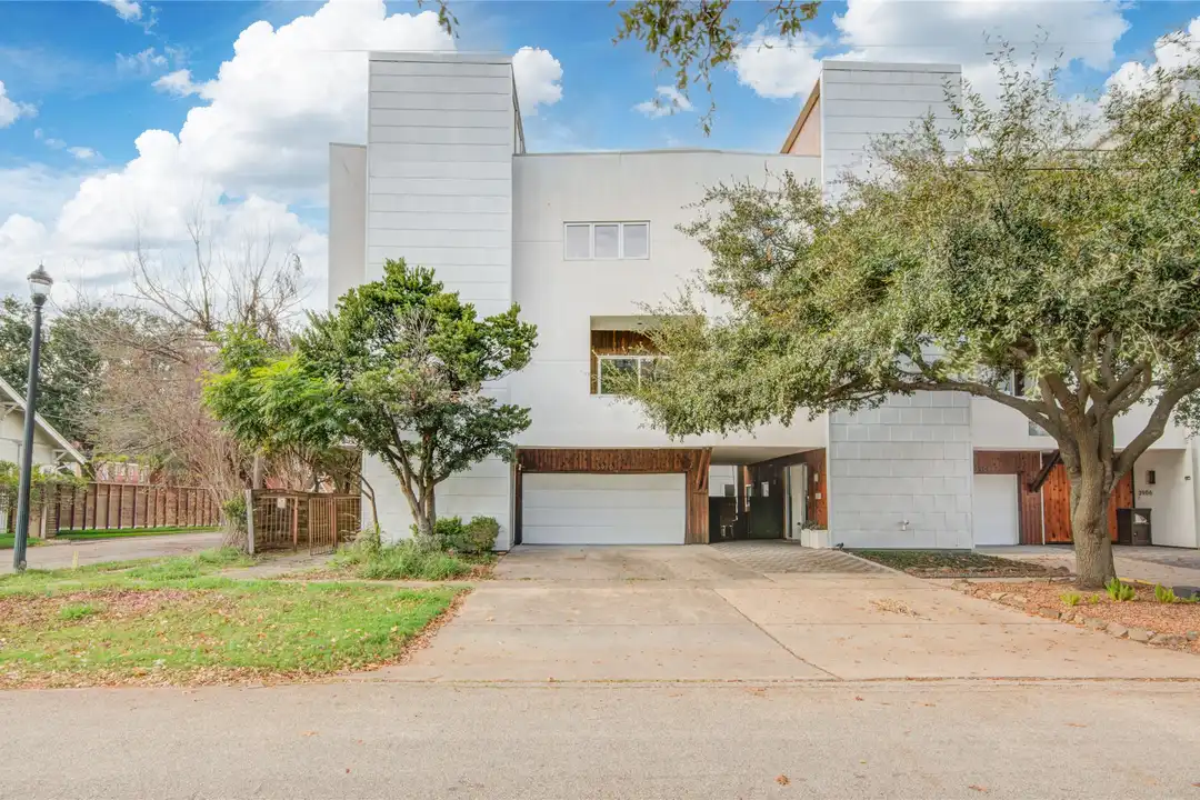 Apartment in Houston, Midtown - View 5