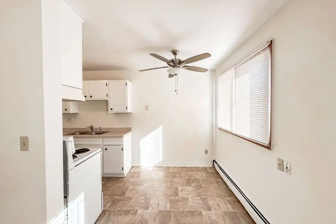 2712 Pillsbury Ave unit 101 – pohled 2