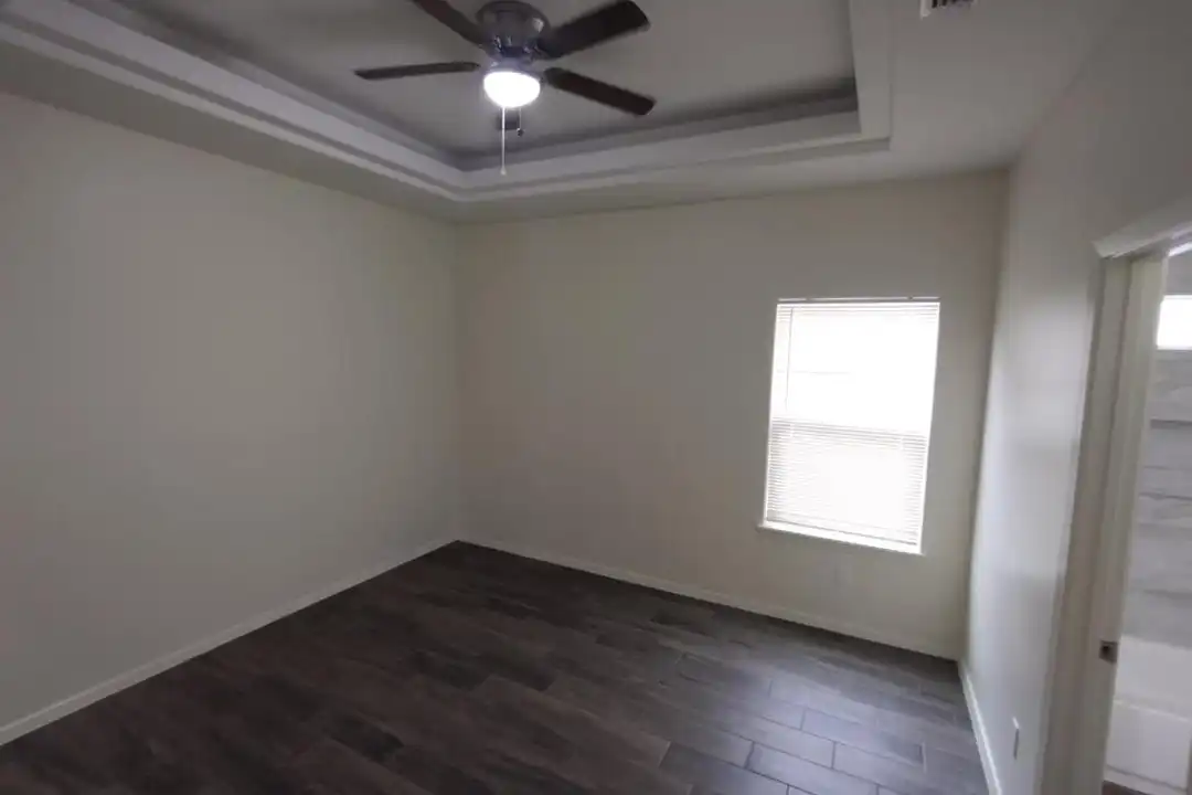 511 Downing Ave unit 1 - More