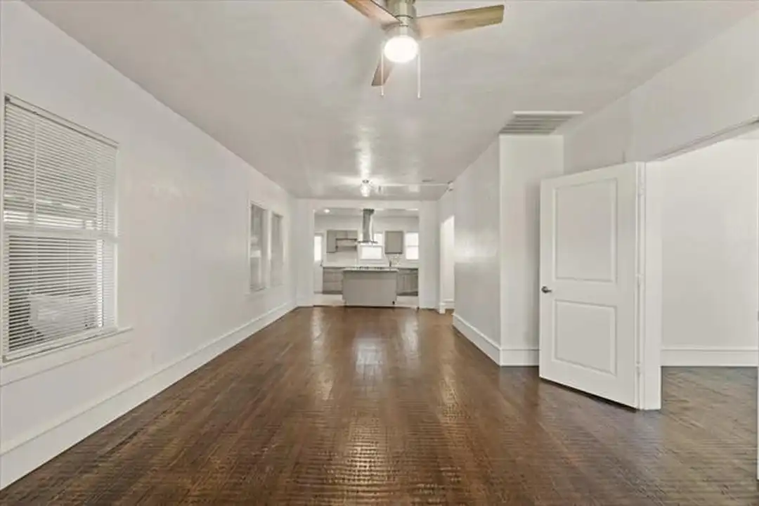 929 S Rosemont Ave unit 927 & 929 - View 4