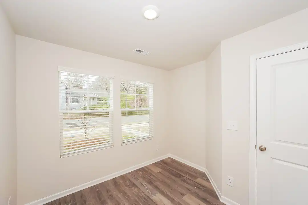 225 Kennerly Ave - View 6