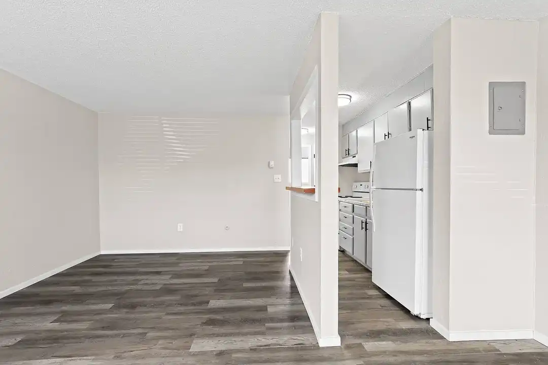 Royal Chateau Apartments – pohled 3