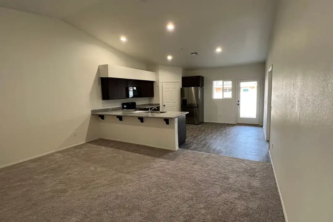 7394 E 38th St - View 4