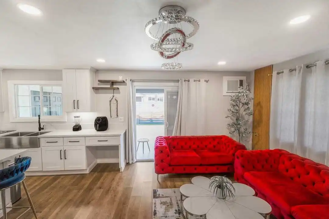 Apartment in Spring Valley - View 4