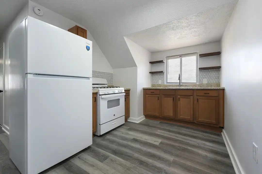 420 Broadway Ave unit 420 Broadway Unit 5 – photo 1 of 18