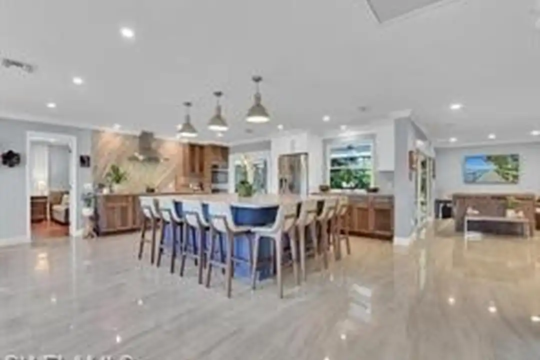 1902 Princess Ct - View 3