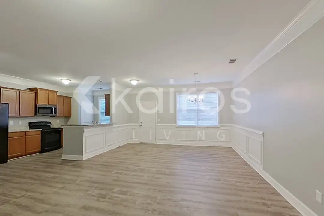 141 Whitton Ct - View 5
