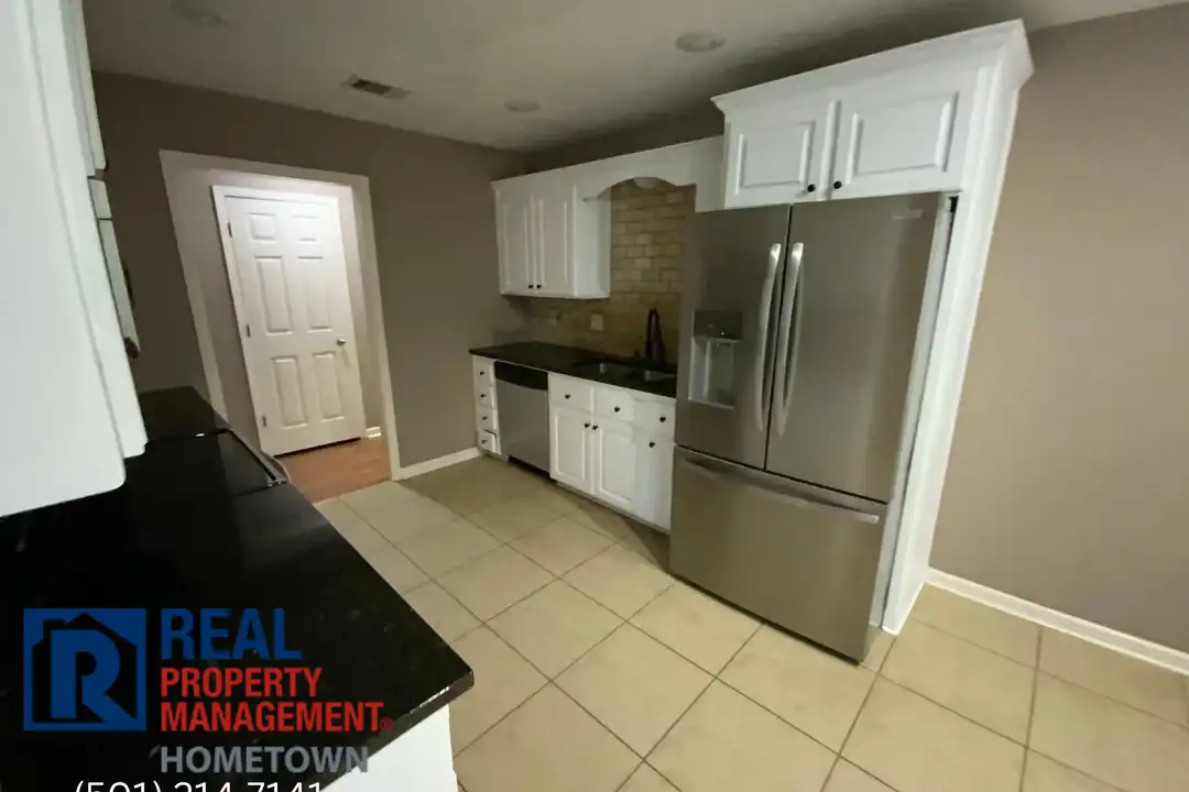 2809 Ewing Ln - More