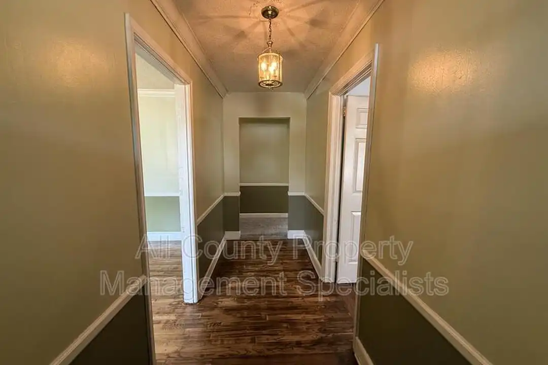 House in West Columbia - View 2