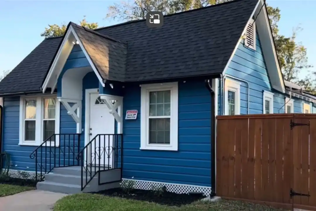 House in Houston - View 2