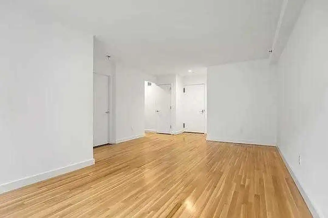 101 W 15th St unit 227 – pohled 4
