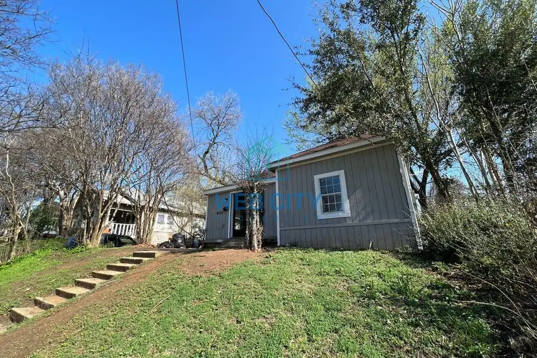 4024 Myrtle St - View 4