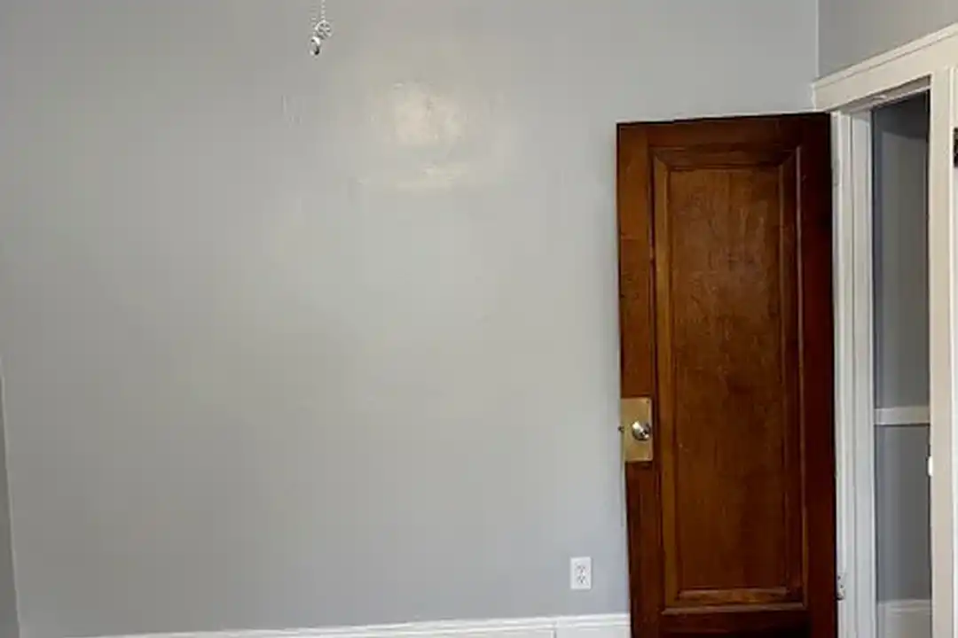 Hayes Hall – photo 1