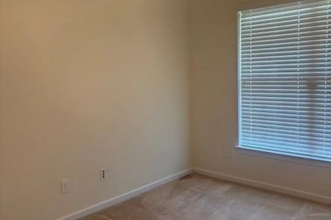 95 Saddlebrook Dr - View 4