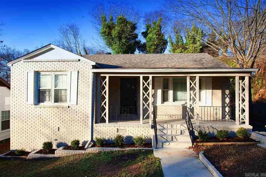 926 W 29th St – photo 1