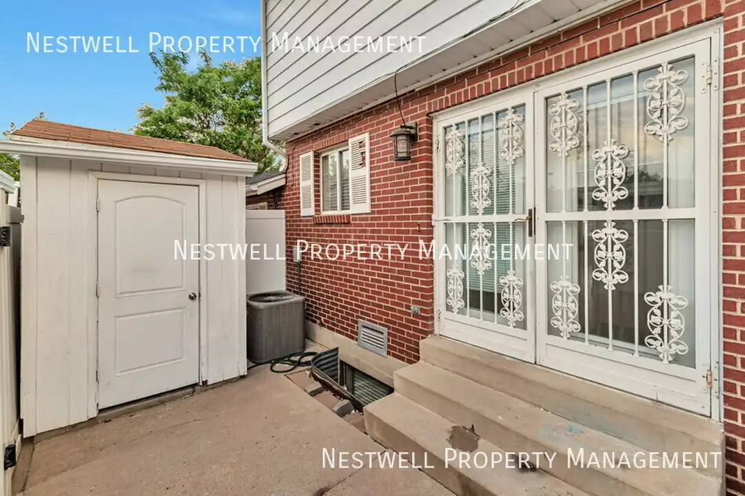1419 Darling St - View 3