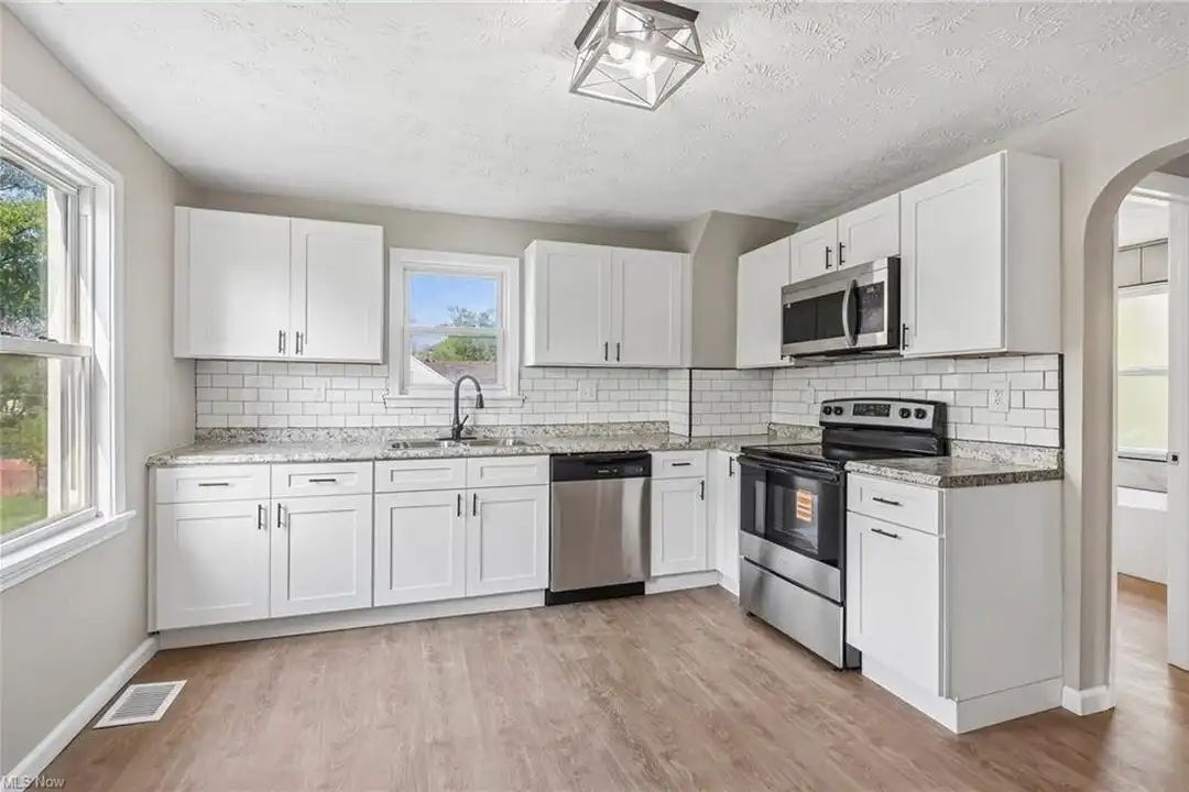 3535 Erin Ave unit Upper – photo 1